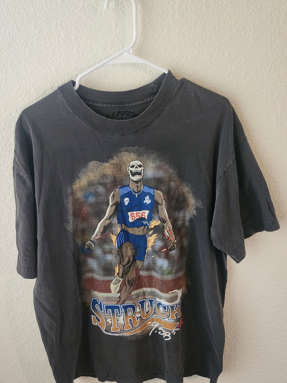 Black 'Struck' Skull Runner Graphic Short-Sleeve Tee